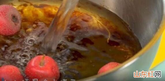 炒菜锅底部污垢怎样清除