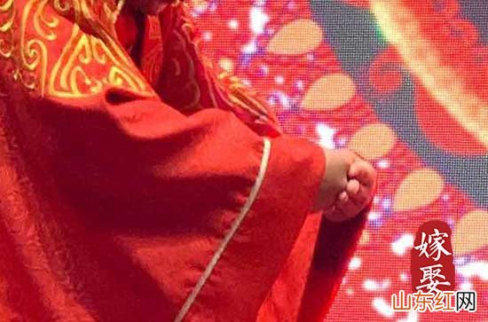 回门酒穿什么颜色衣服