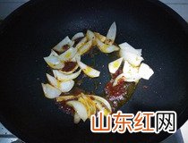 辣白菜炒年糕做法 如何做辣白菜炒年糕简单又好吃？