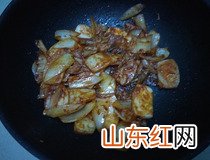 辣白菜炒年糕做法 如何做辣白菜炒年糕简单又好吃？