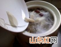 眉豆鸡脚汤的做法 鸡脚软糯汤水香甜配饭最佳